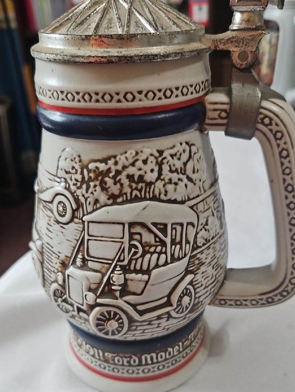Vintage Avon 1979 automobile/car history beer Stein collectible